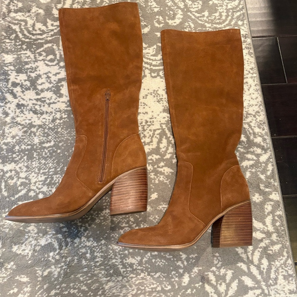 Steve Madden “ Yancy” Tan knee high, Heeled Boots